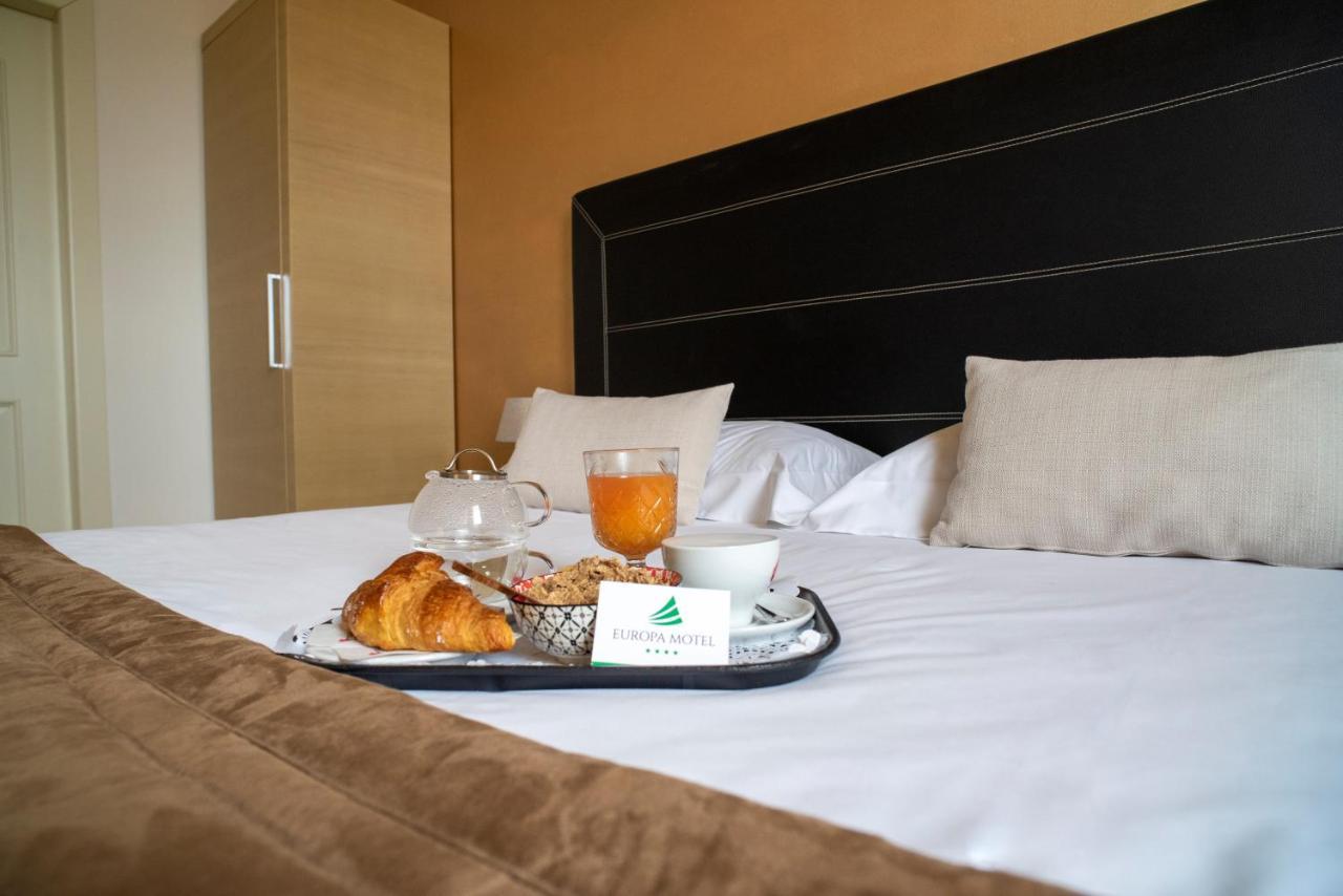 Hotel Europa Палаццоло-сулл'Ольо Экстерьер фото